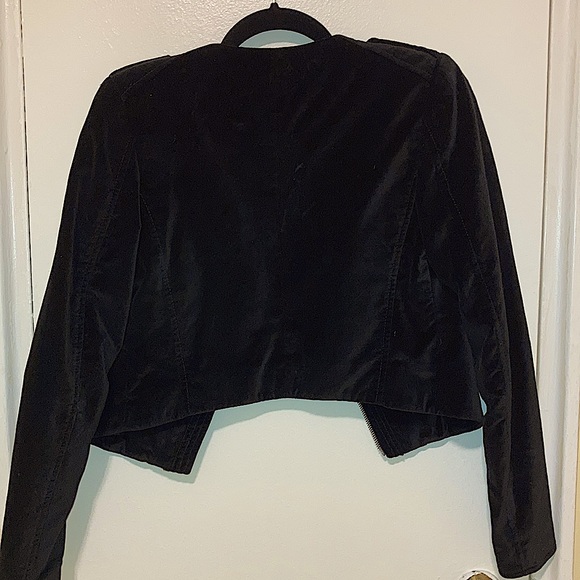 Suede black jacket. - Picture 3 of 5